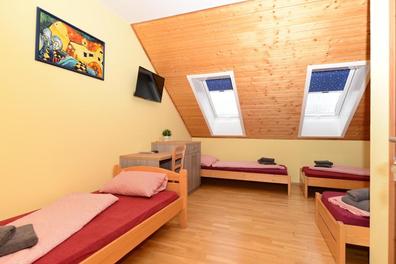 Podvesky Mlyn Hotel Tlumacov Exterior photo
