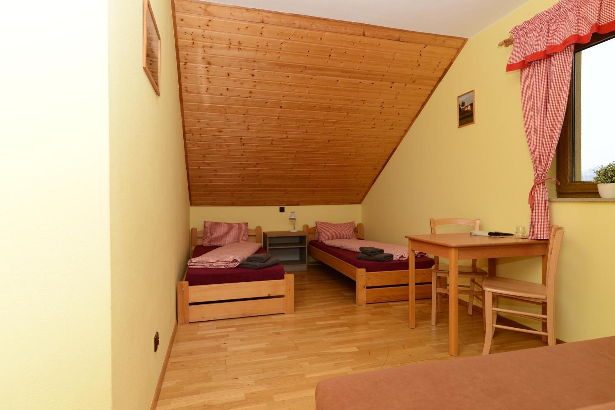 Podvesky Mlyn Hotel Tlumacov Exterior photo